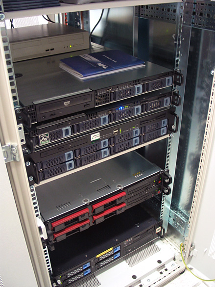 clanhost_rack.jpg